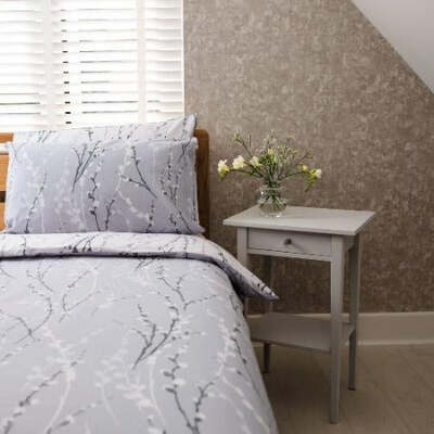 10.5 Tog Duvet / 100% Cotton Grey & White Cover Set & Pillow
