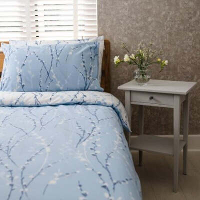 13.5 Tog Duvet Polycotton Blue Buds Cover Set & Boudoir Pillow